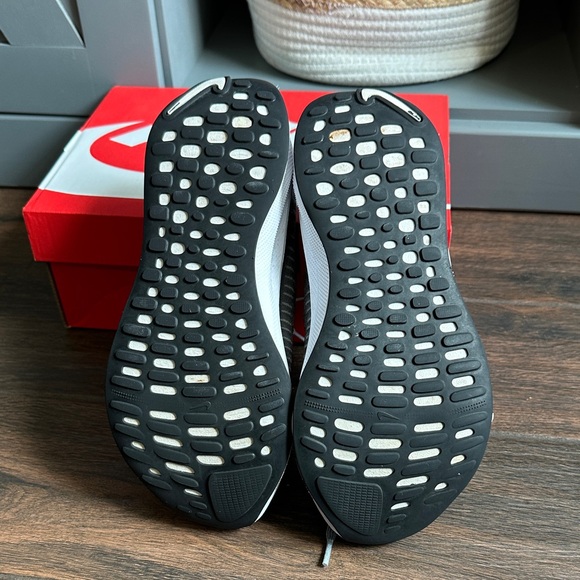 Nike ReactX Infinity Run 4 Gray Sneakers - Picture 5 of 6